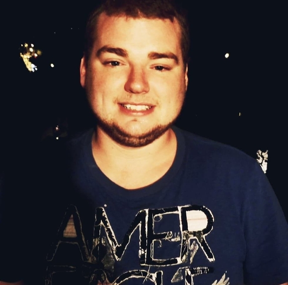 Meet your Posher, Andrew - Picture 1 of 1